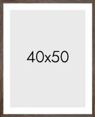 Frame in dark wood in the size 40x50cm