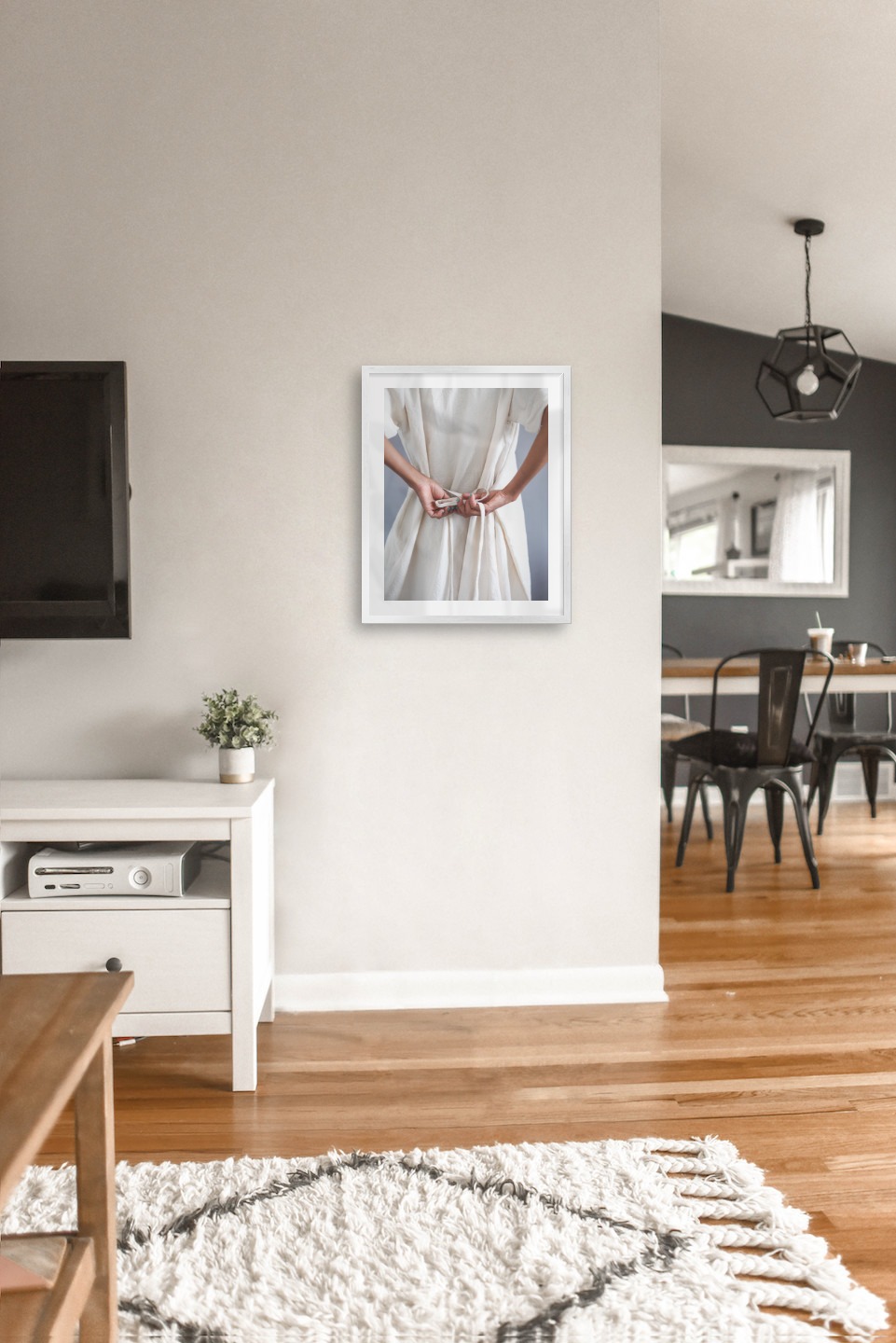 Gallery wall with picture frame in silver in size 40x50 with print "Dress with waistband"