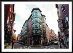 Gallery wall with picture frame in black in size 50x70 with print "Street corner"