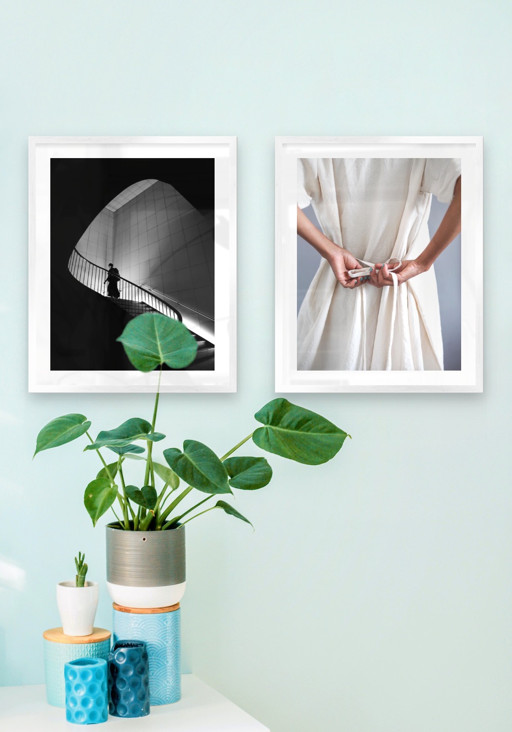 Gallery wall with picture frames in silver in sizes 40x50 with prints "Staircase" and "Dress with waistband"