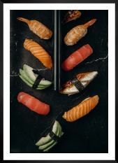 Gallery wall with picture frame in black in size 50x70 with print "Sushi"