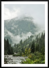 Gallery wall with picture frame in black in size 50x70 with print "River in front of mountains"