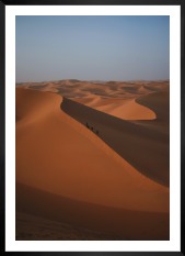Gallery wall with picture frame in black in size 50x70 with print "Desert"