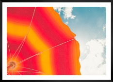 Gallery wall with picture frame in black in size 50x70 with print "Parasol and sky"