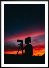 Gallery wall with picture frame in black in size 50x70 with print "Photographer at night"