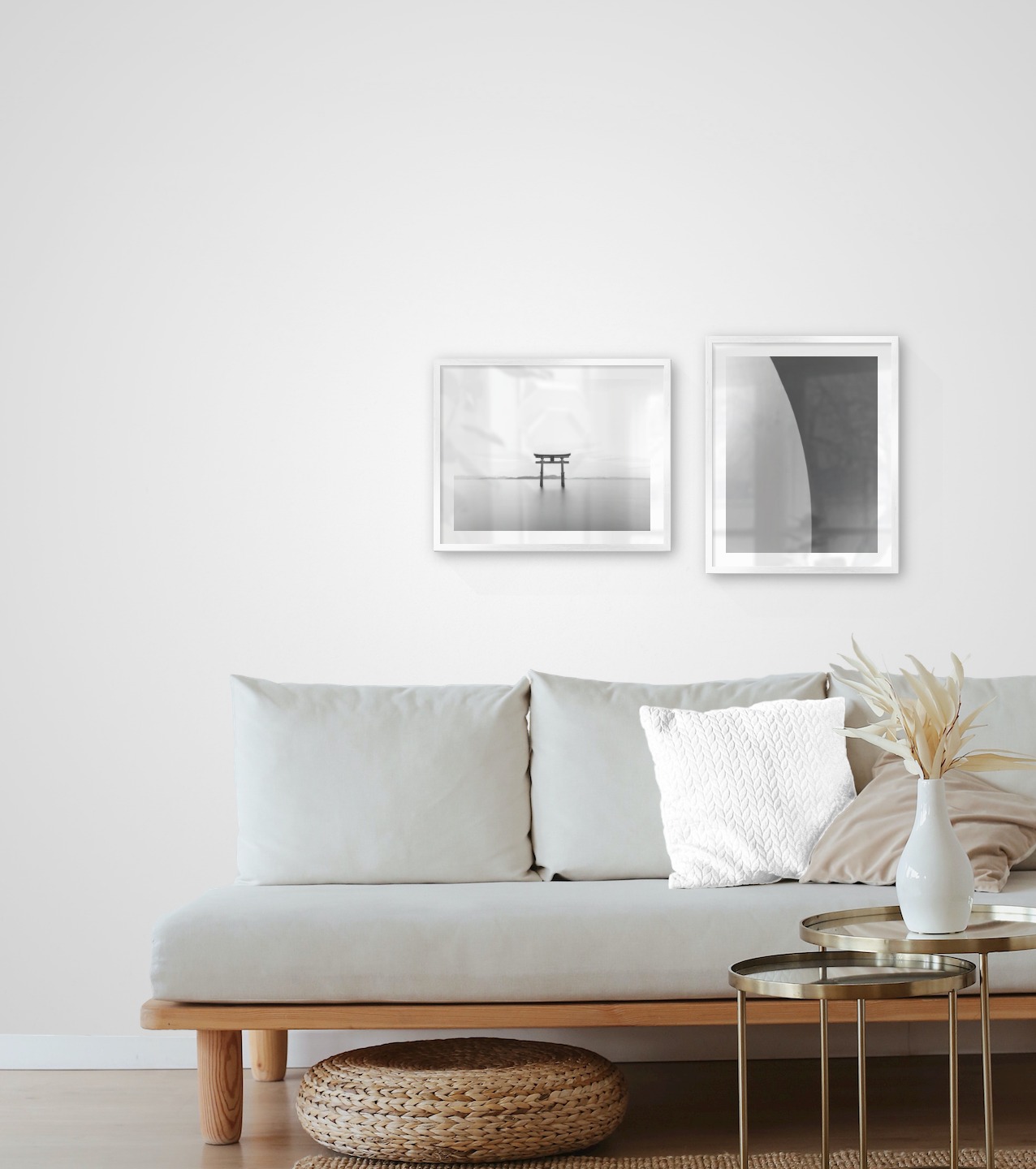 Gallery wall with picture frames in silver in sizes 40x50 with prints "Pillars in the water" and "Line"