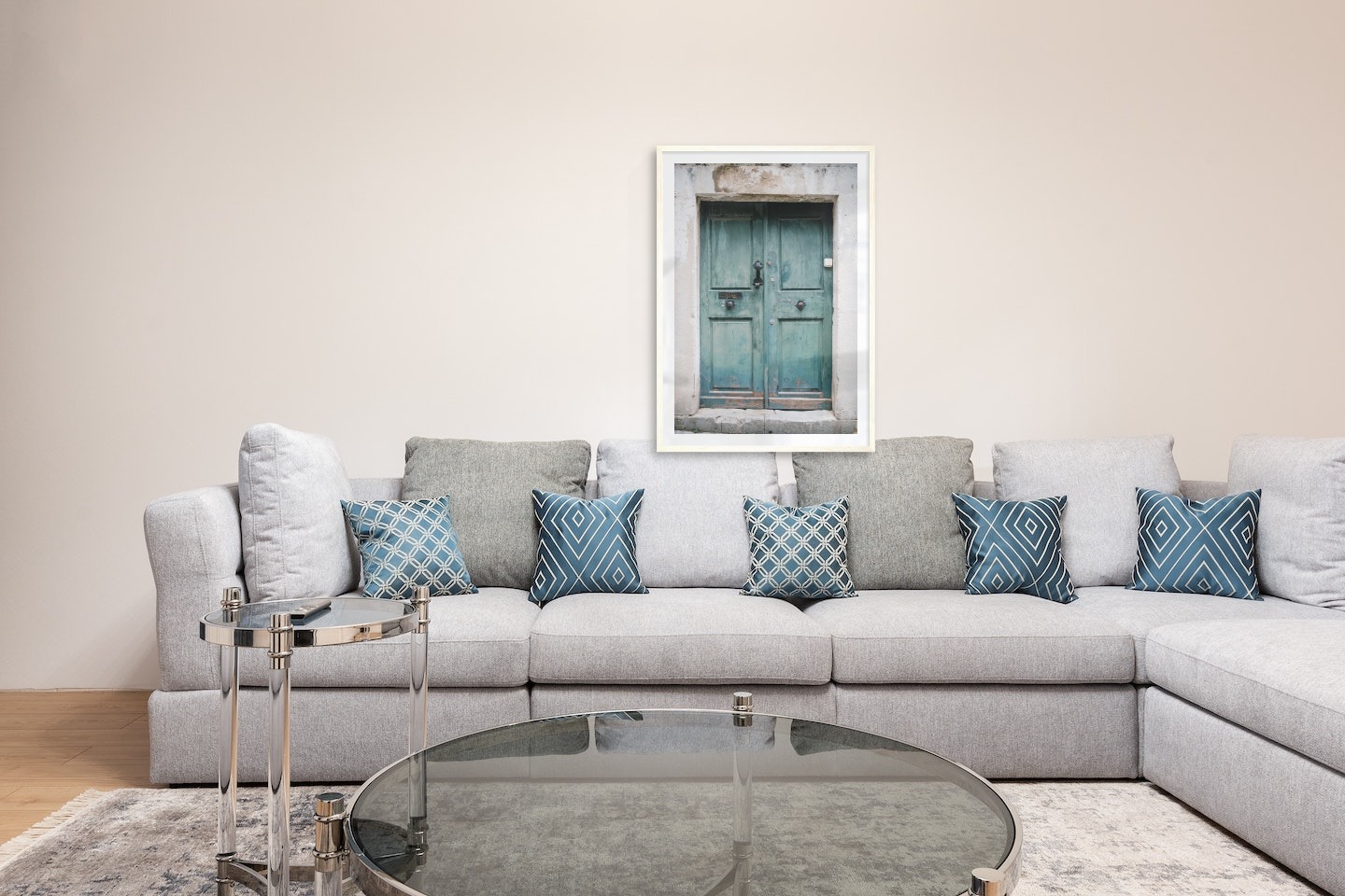 Gallery wall with picture frame in light wood in size 70x100 with print "Door"
